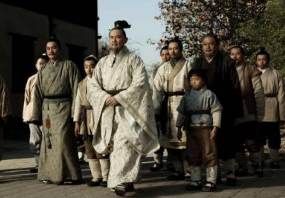 孔子问一7岁小孩：天上的星星有几颗？小孩回答后，孔子拜他为师