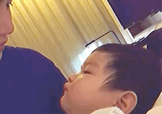 陈妍希发布新歌mv，儿子正脸首次曝光，小星星眉清目秀像爸爸陈晓