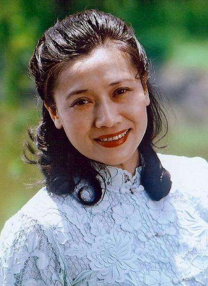 “歌唱家”朱逢博：丈夫死后不愿下葬遗体，痴情守候骨灰14年