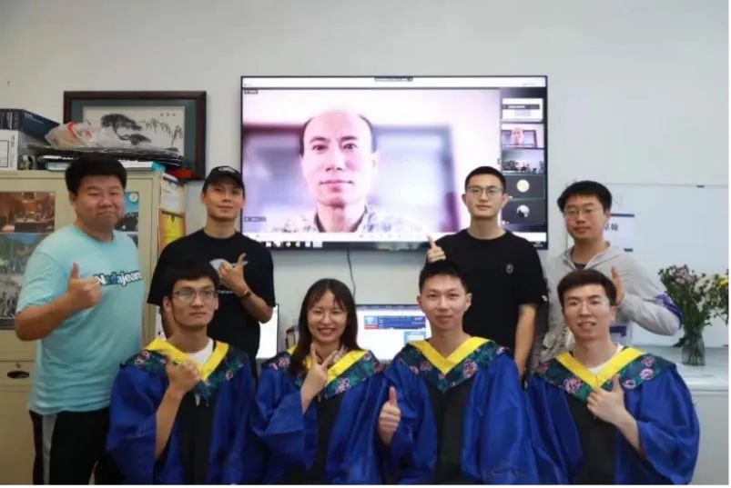 谢谢你们，亲爱的导师们！