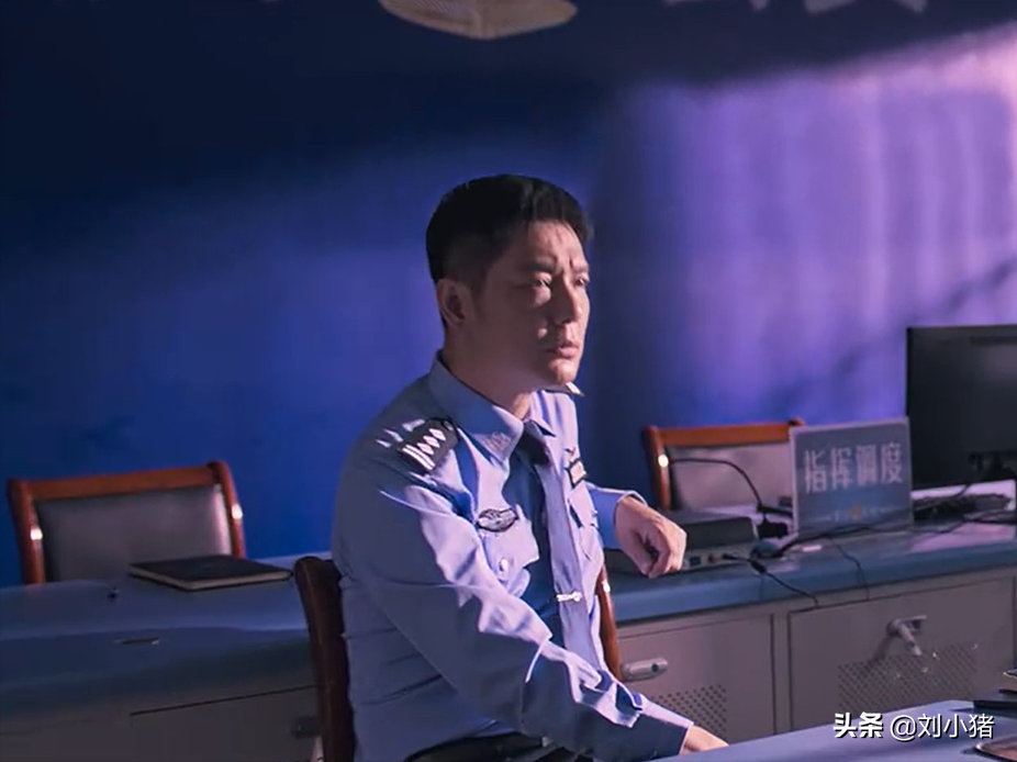 《暗刃觉醒》火爆来袭，开头就惊心动魄，演员全是熟脸，追定了