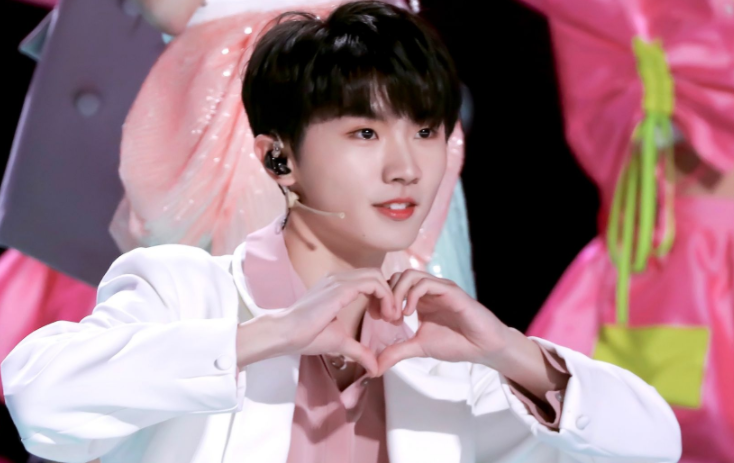 马嘉祺二战艺考，何洛洛三战高考，果然优秀的少年从不缺少勇气