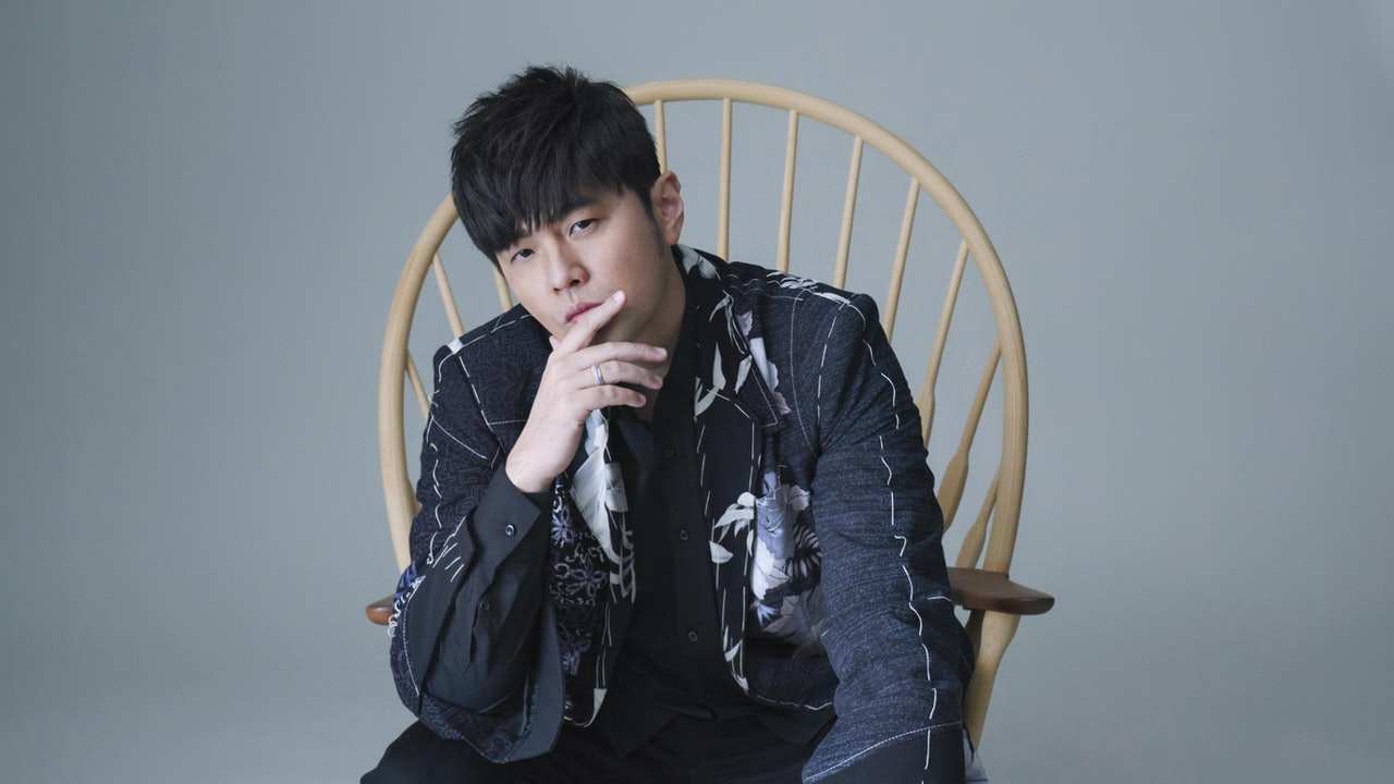 周杰伦成全村希望？回顾他的4段恋情，便知什么是分手见人品