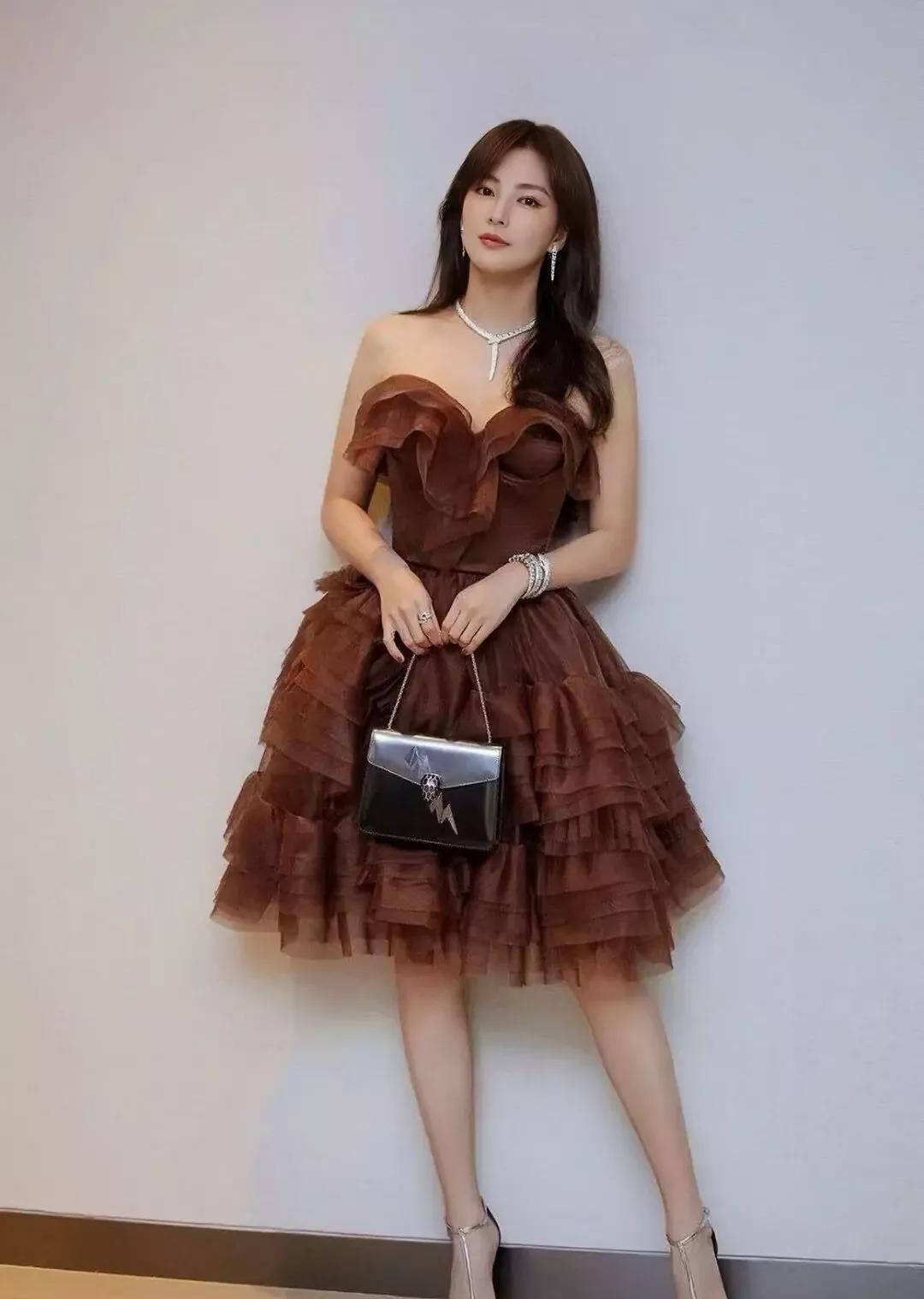 明星俏佳人：娱乐圈美女狠人，张雨绮处事风格，人生短暂不服就干