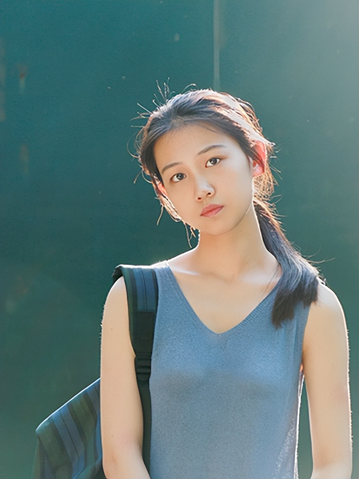 电影《回南天》上映 演员陈宣宇自然演技诠释错综暧昧