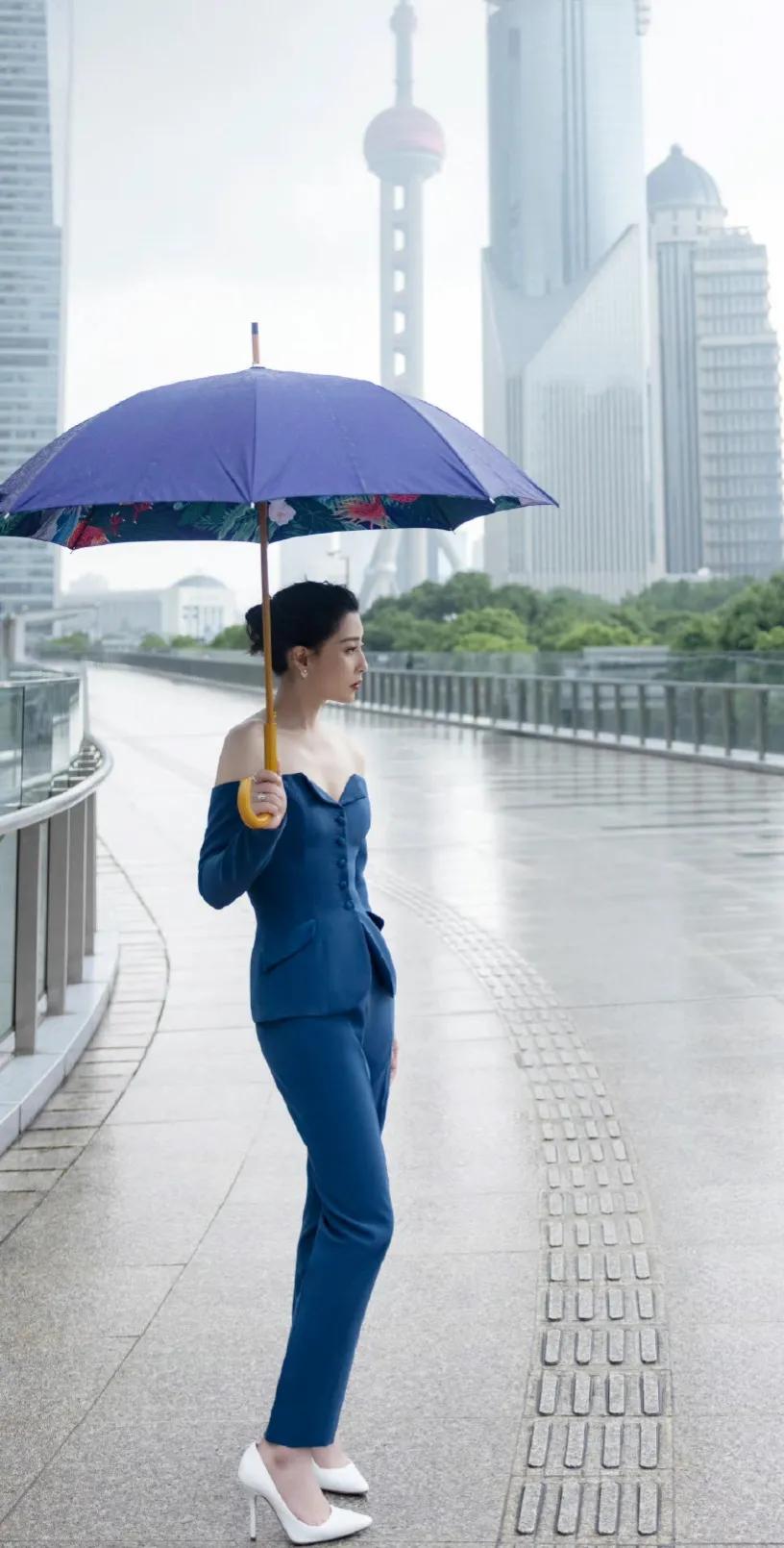 殷桃好有成熟魅力呀，姐姐真的很让人心动