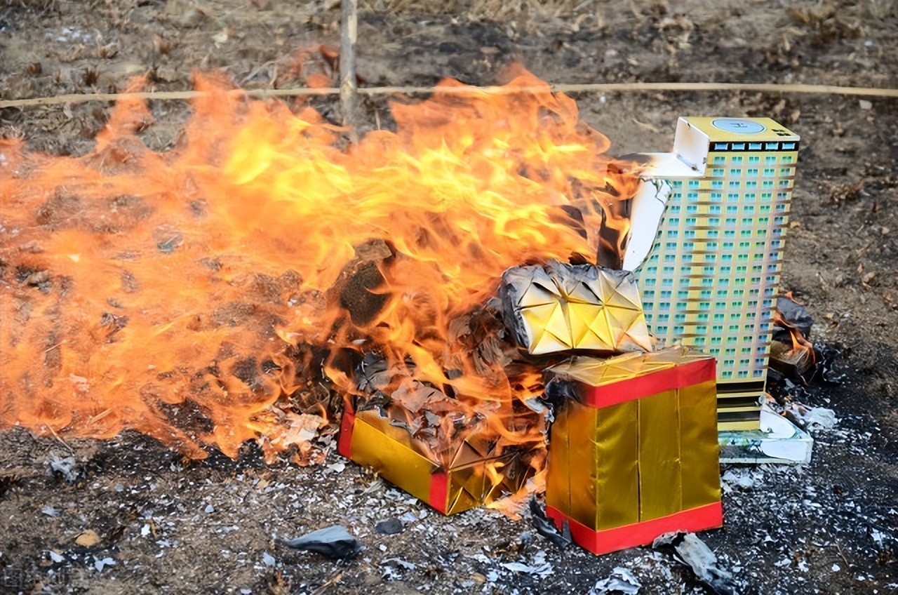 八首诗词寄托清明哀思，是中华民族的文化传承