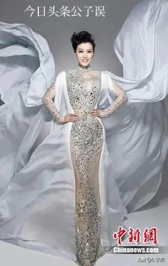 谭晶情史，青歌赛上成名，长城上开演唱会，嫁爱情高龄产子