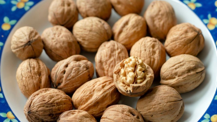 肝脏不好的人不能吃核桃？切记：保护肝功能，少碰2红1白