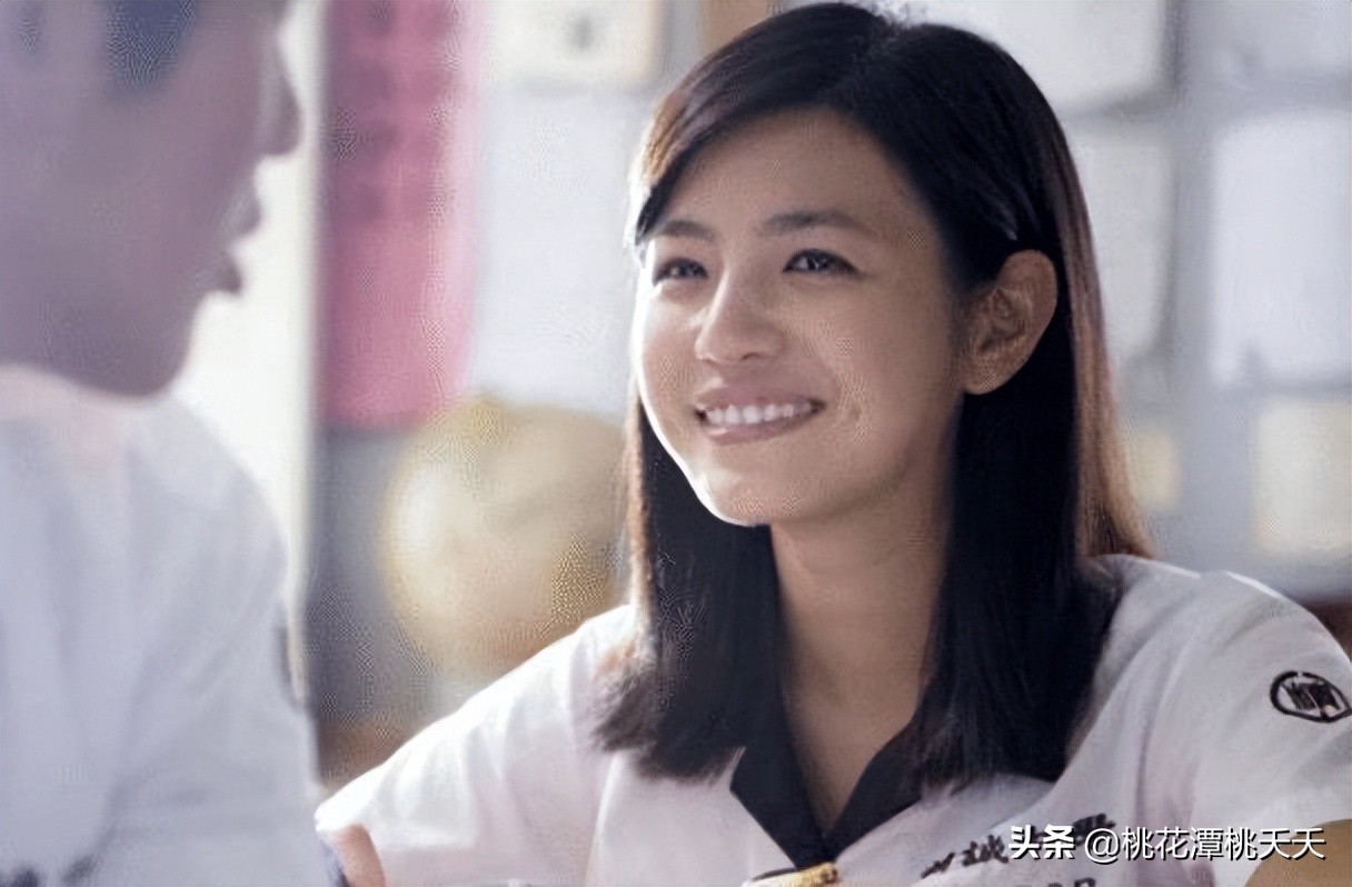 粗腿、短腿、罗圈腿，这8位女星貌美如花，却“输”在了大腿上