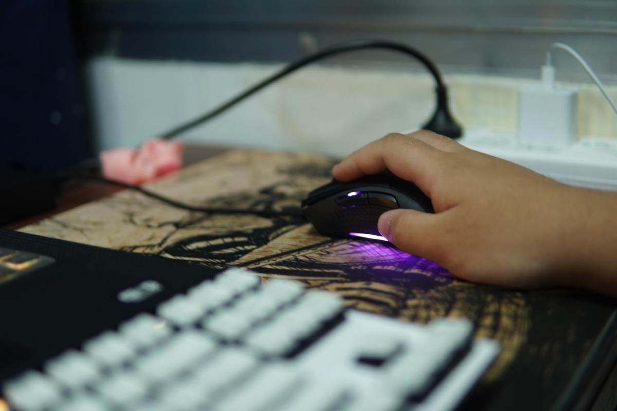 血手幽灵ES9Pro入手实测，极致人性化的上分神器