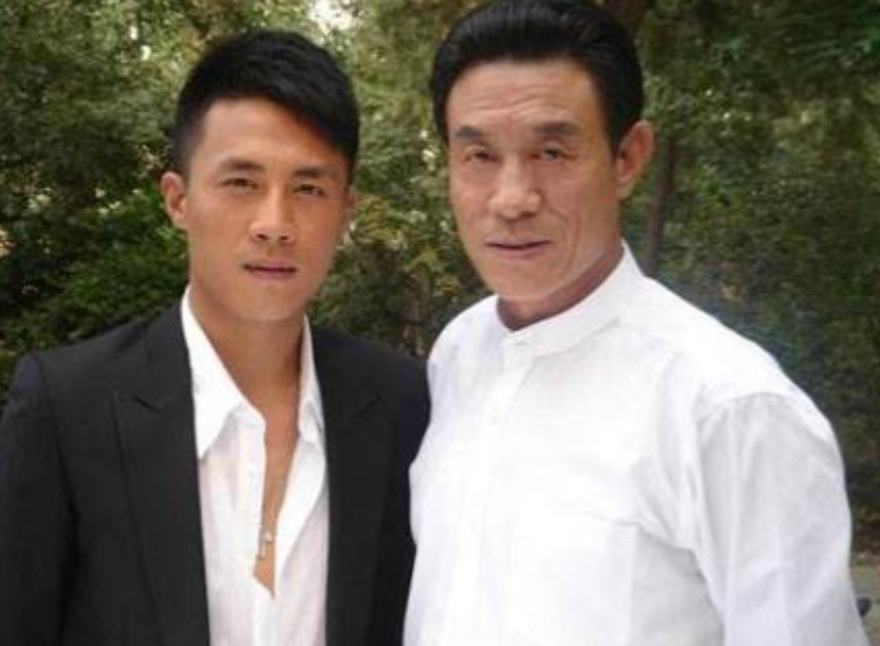 年龄不是问题！这些娱乐圈“老男人”，为何妻子越换越年轻？