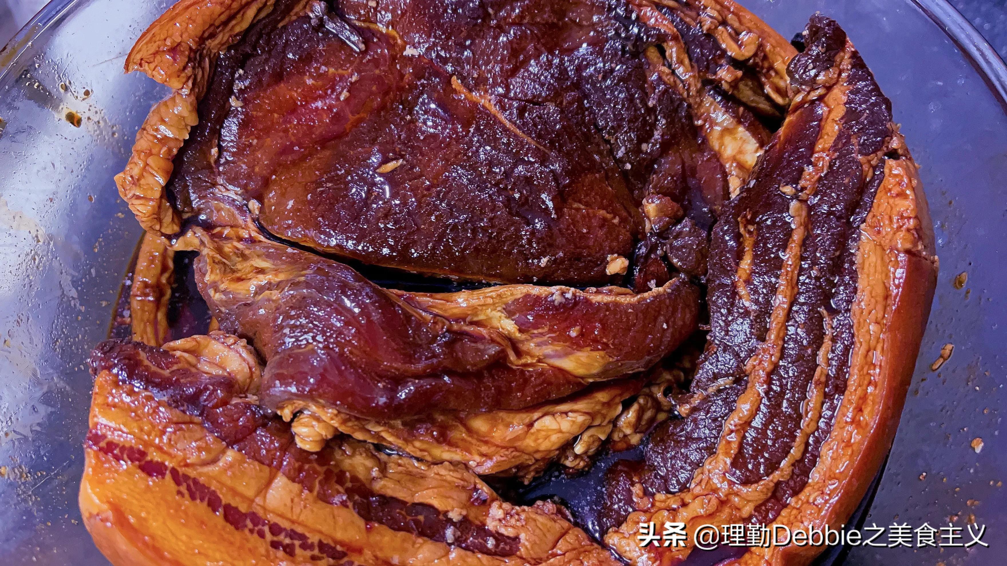 猪肉直接放酱油中泡2天，味道比腊肉香比卤肉入味，真是香惨了
