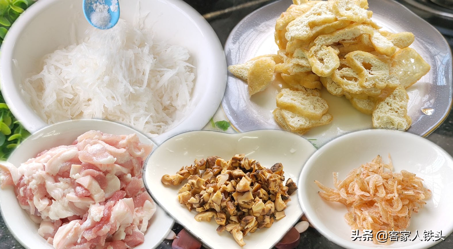 冬至吃什么？2个萝卜8个油豆腐，客家人都爱这样吃，一次吃三四个