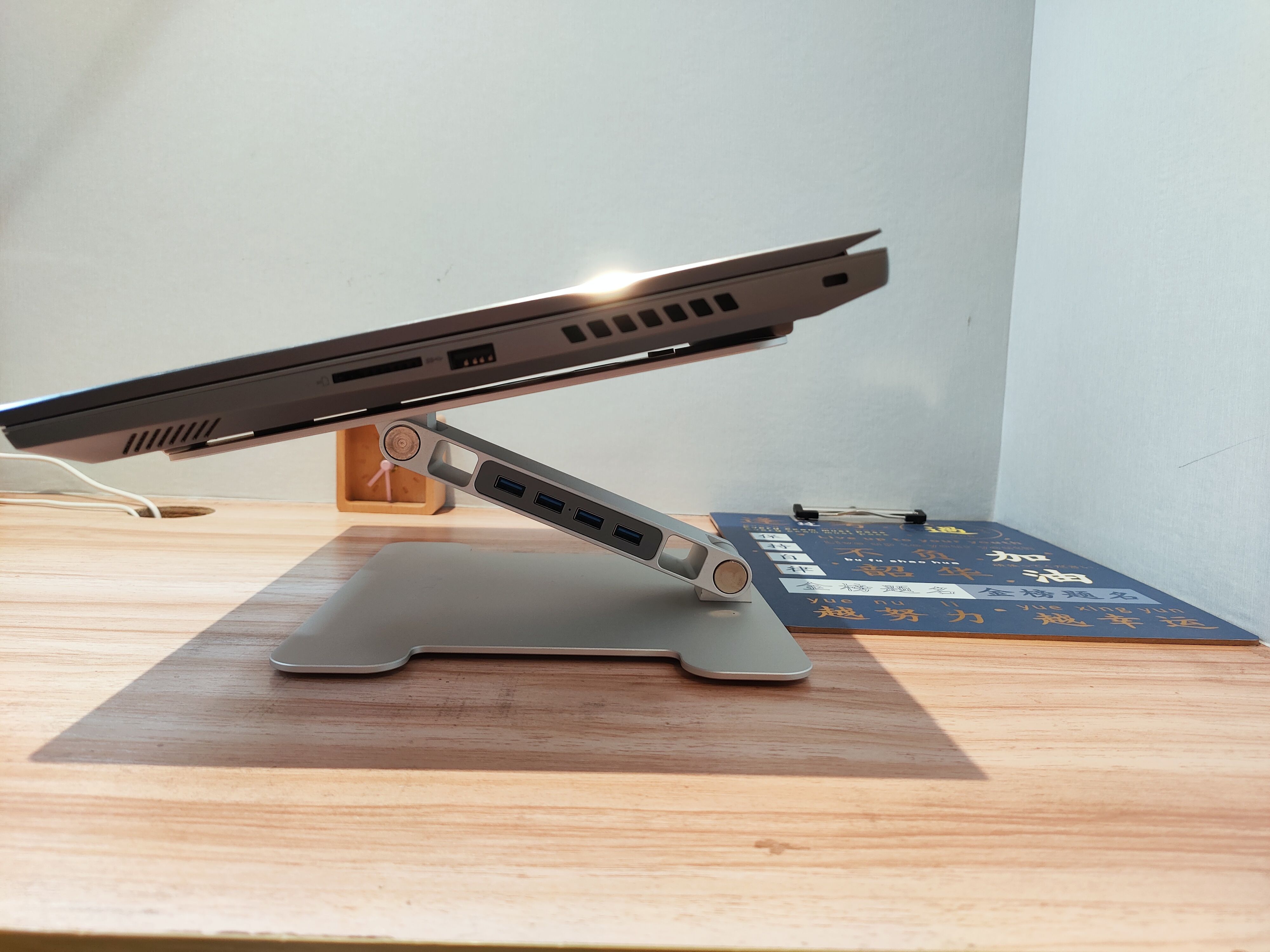 拥有ORICO增高折叠支架，肩颈酸痛电脑病乖乖远离我