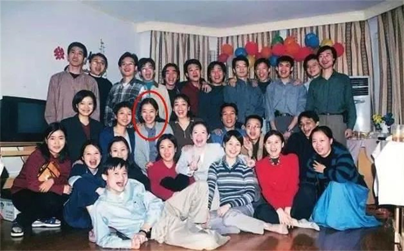 马云背后的女人：从前台小妹到阿里副总裁，曾送七位高管进监狱