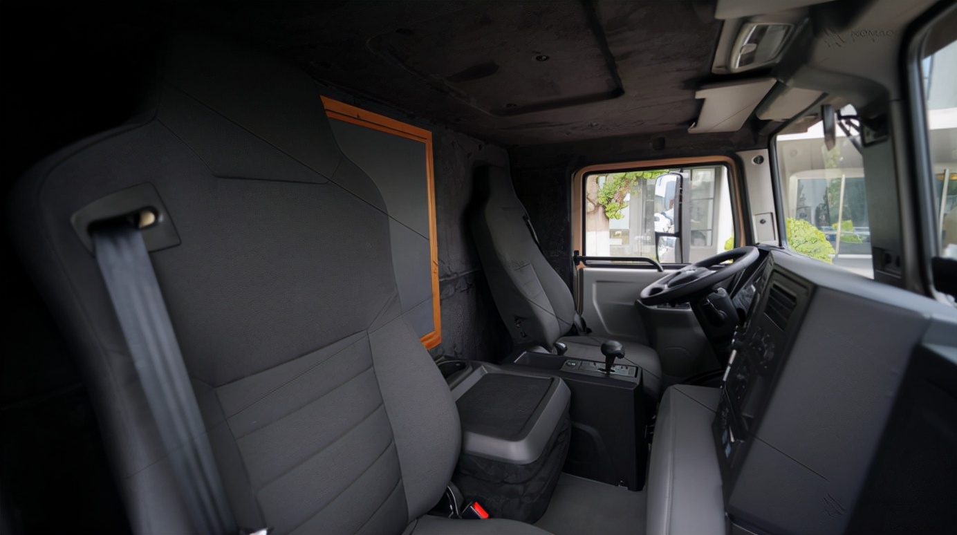 硬核越野房车PK，国产“越野之王”VS进口“越野传奇”（二）