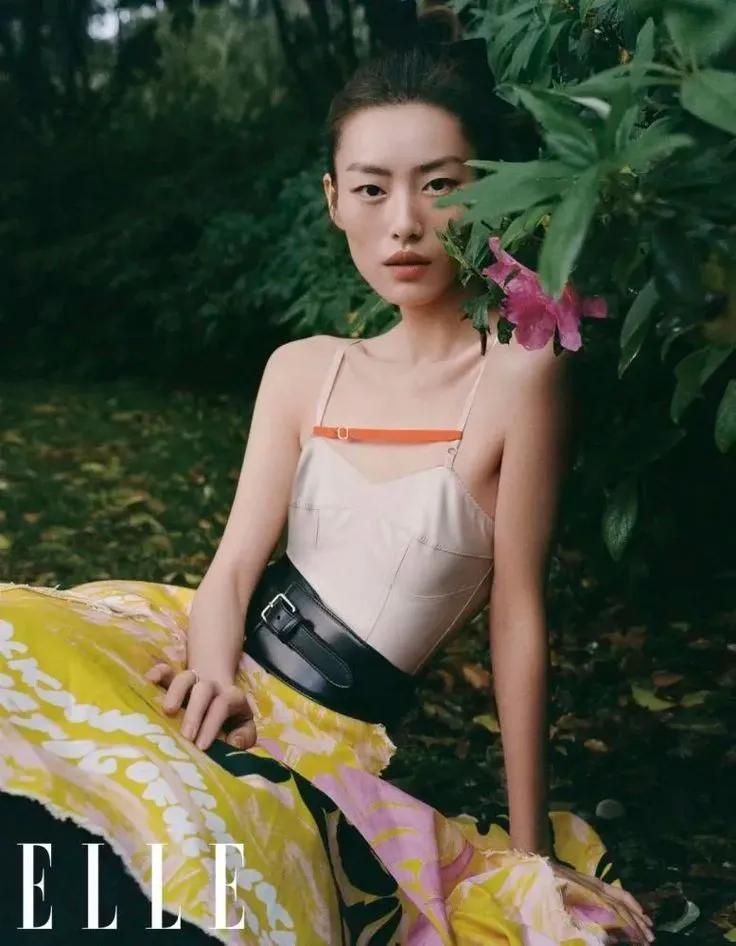 刘雯与井柏然牵手，这张亚洲面孔在秀场，杂志，奢侈品获誉无数