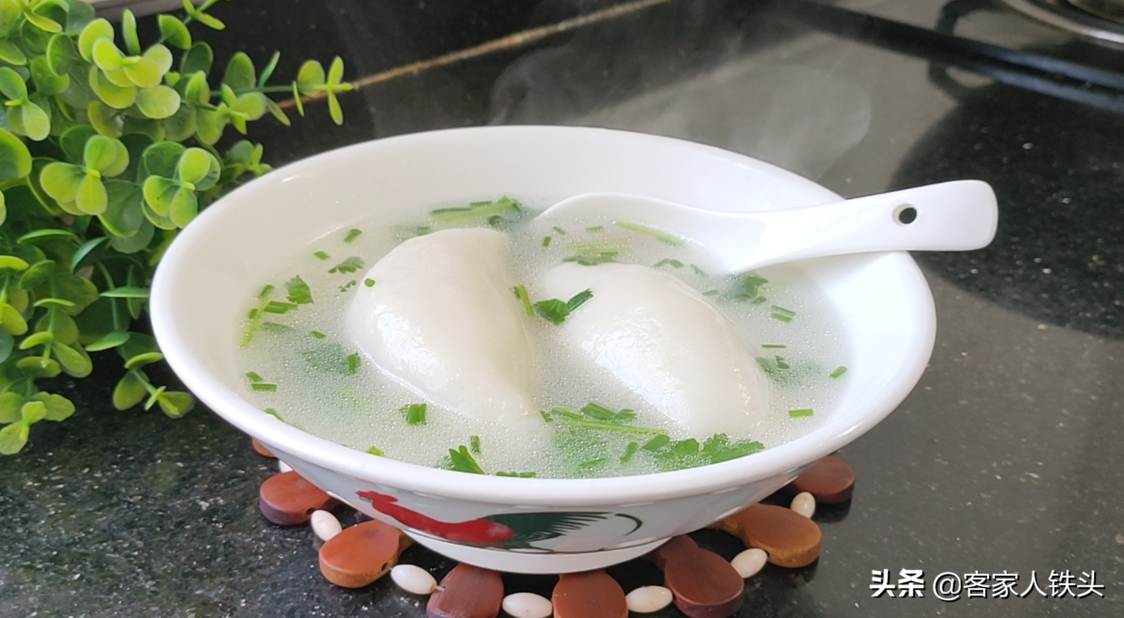 冬至吃什么？2个萝卜8个油豆腐，客家人都爱这样吃，一次吃三四个