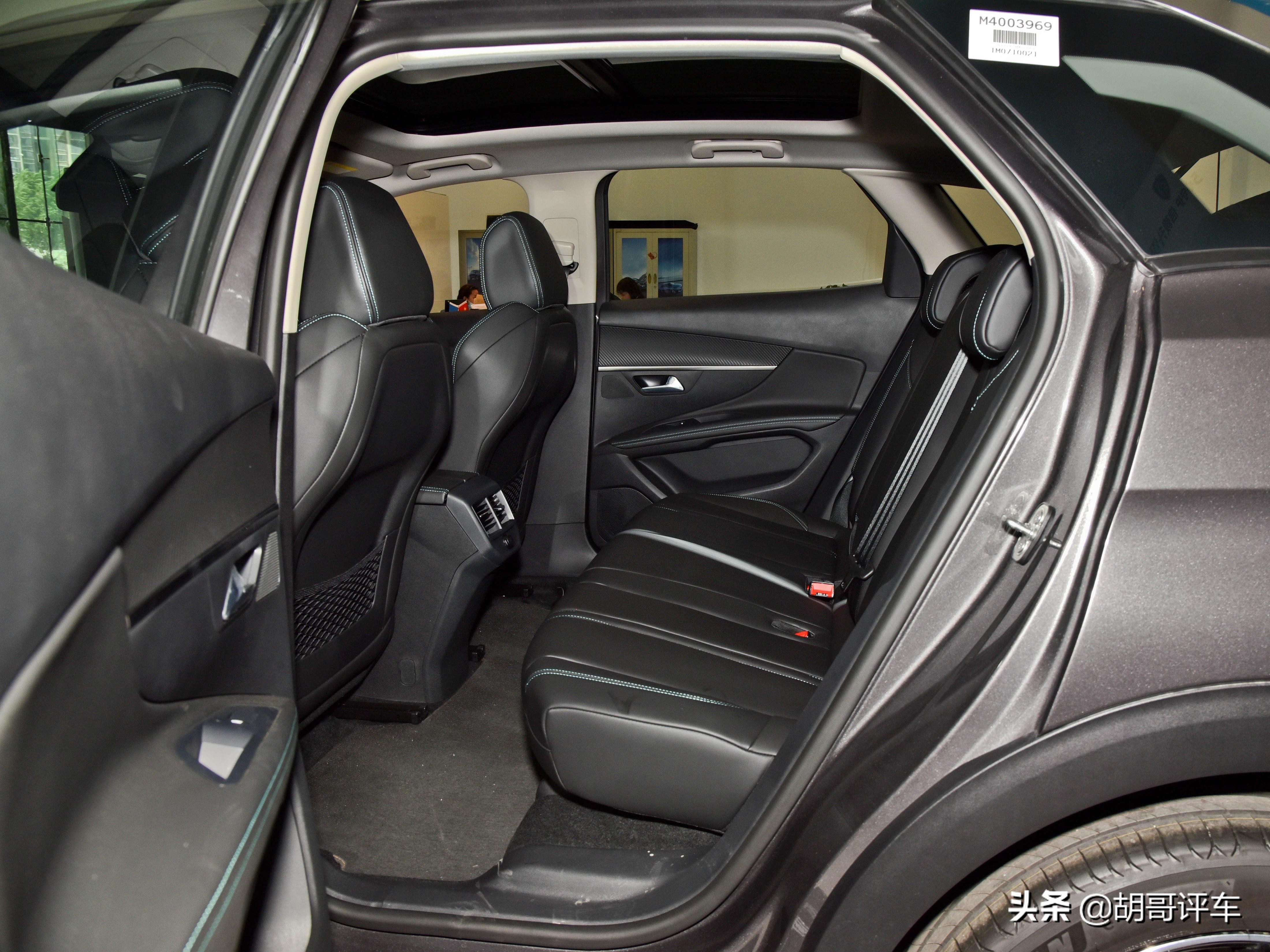 法系浪漫，紧凑型SUV，小众之选，特有风格，实拍标致4008