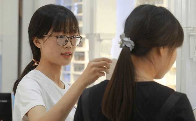 女大学生因“买空调”被孤立，自己掏钱自己享受，难道有错吗？