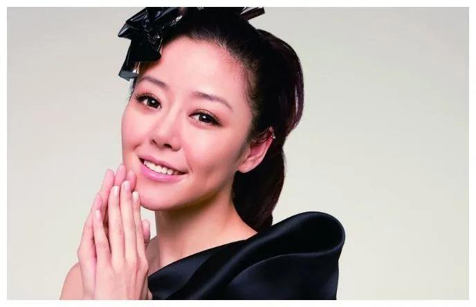 《超级女声》出道,15年只红了一首歌《你好周杰伦》的:安又琪