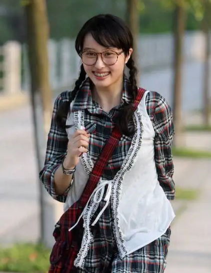 《丑女无敌》14年，男主改名难改运，女主无戏拍，男配成一线