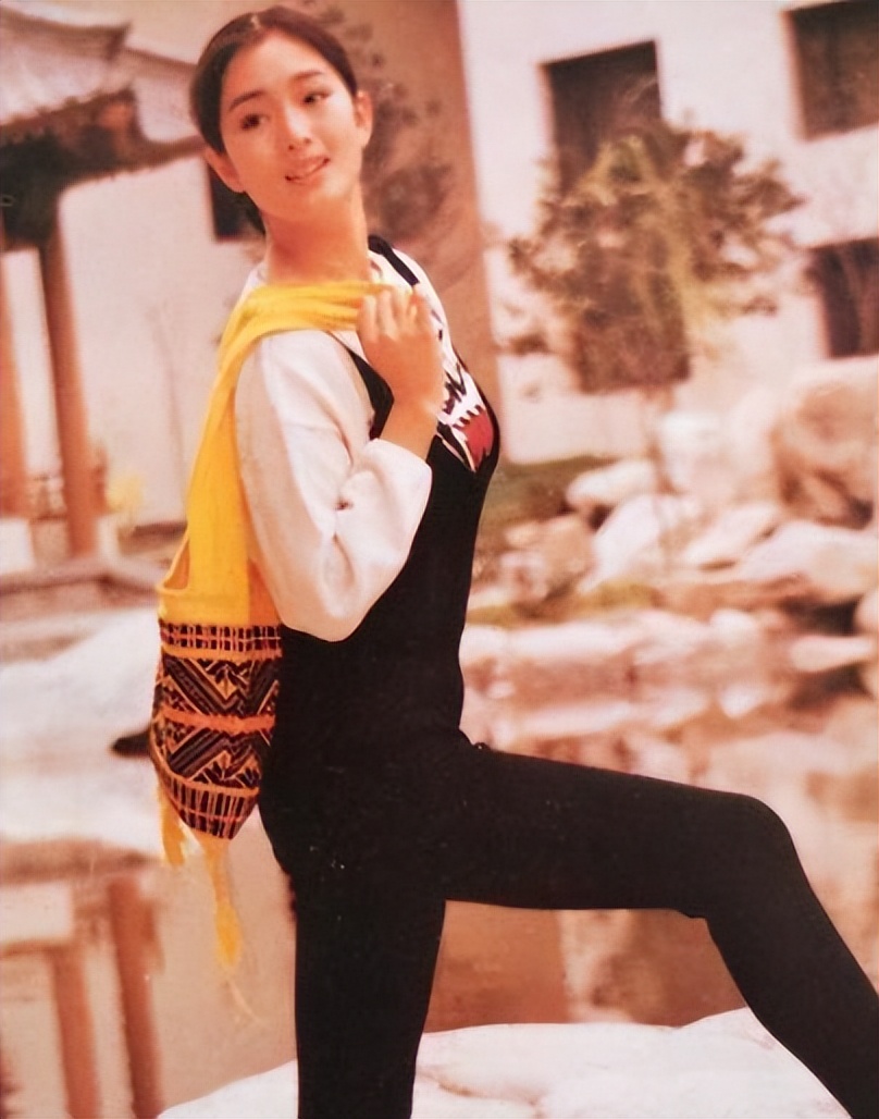 凤凰男多可怕？不想为别人而活的张艺谋，却将肖华的人生活成悲剧