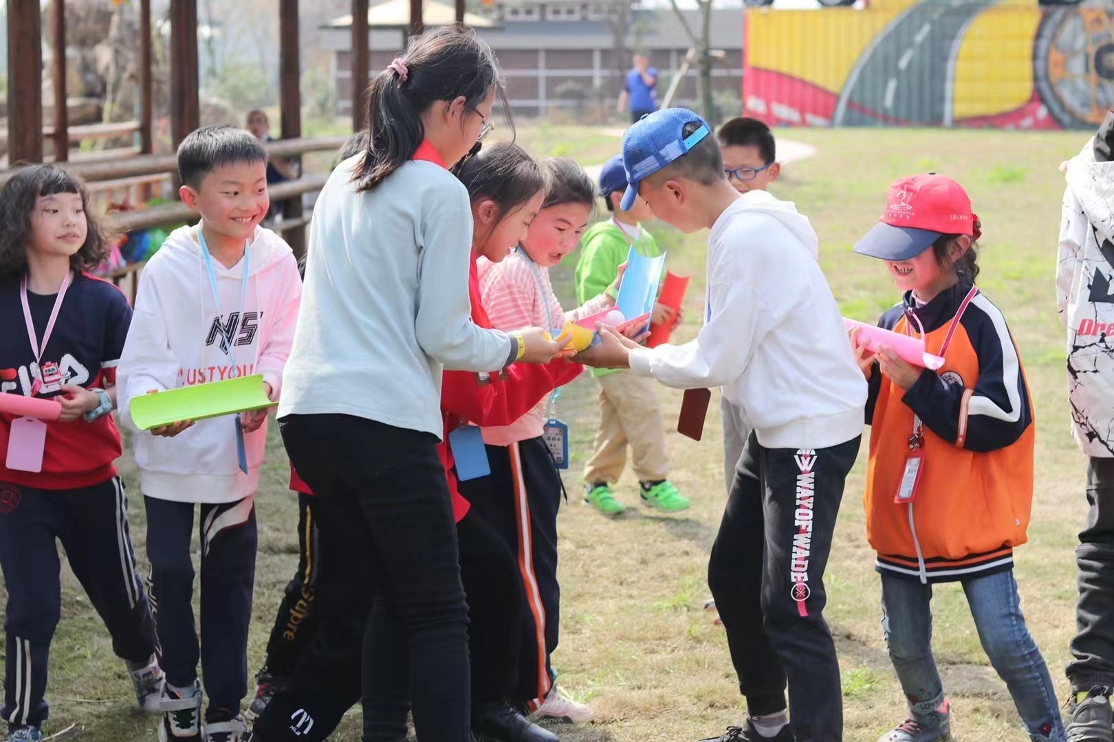 南昌小蜜蜂志工协会开展“关爱留守儿童 助力追梦少年”公益活动