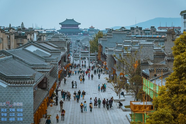 为何湖北省襄阳市如此疯狂造城，昂贵的襄阳房价与襄阳市城市格局