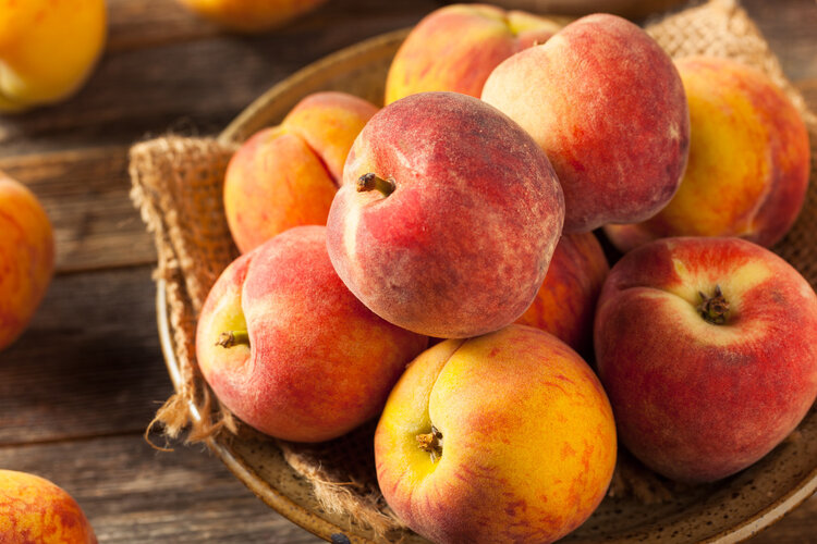 常吃桃子能補血益氣，好處多多，但這7類人要少吃