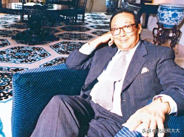 容忍丈夫出轨，用44年的卑微隐忍换来百亿遗产，何莉莉真是不简单