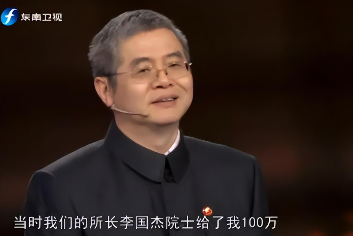 追了20年，“造芯”中企做出落后一代芯片，2023年将硬刚英特尔？