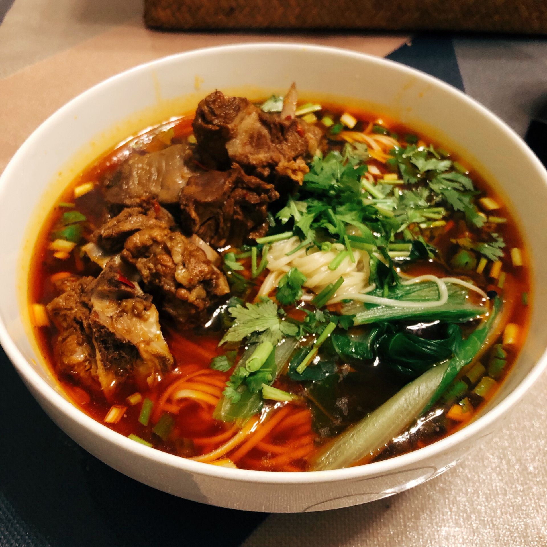 让舌尖痛快的美味,教你爽口解馋的排骨面,营养美味,大家吃嗨了