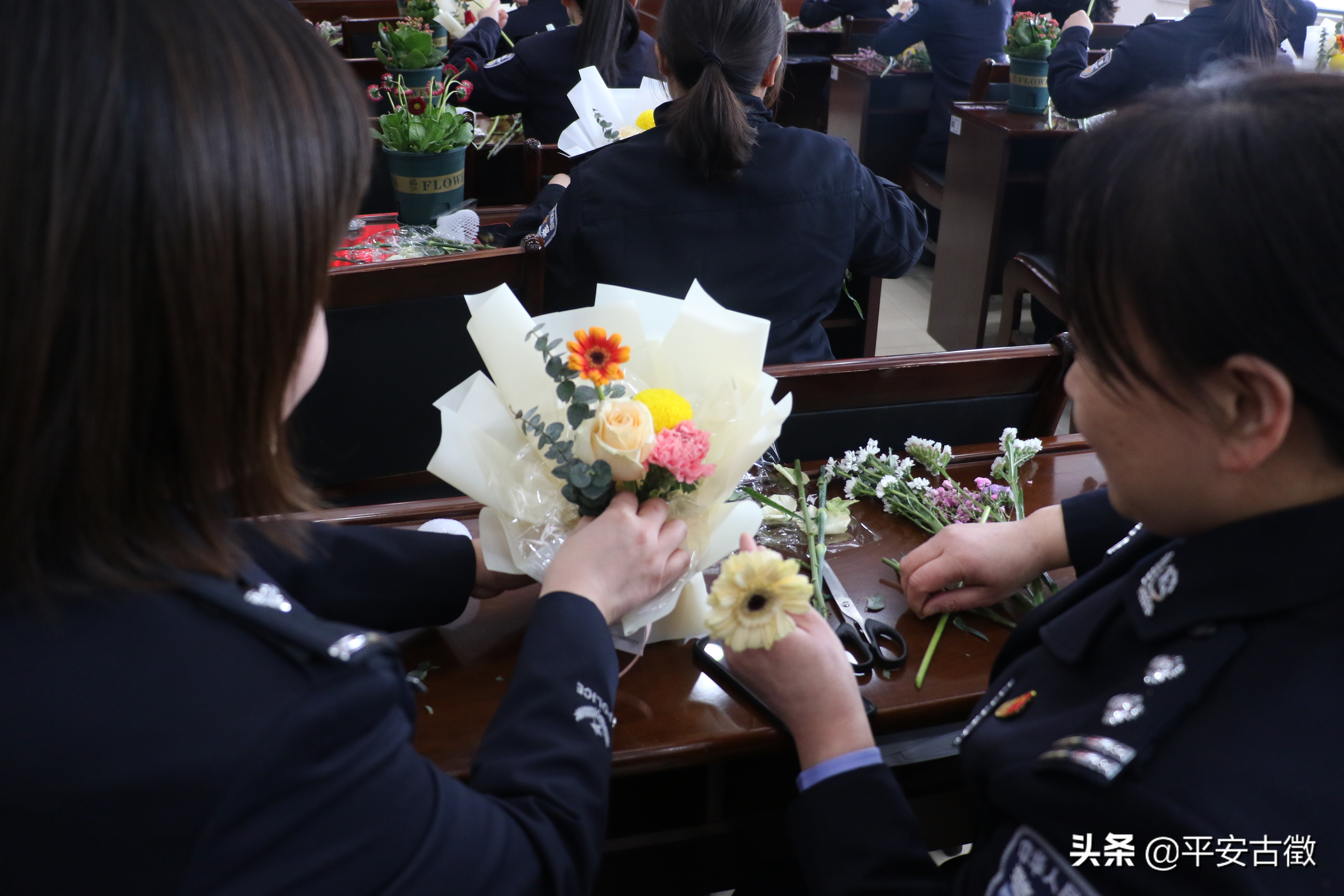 致敬平凡岗位上的她丨警营女神节，一个比一个更精彩