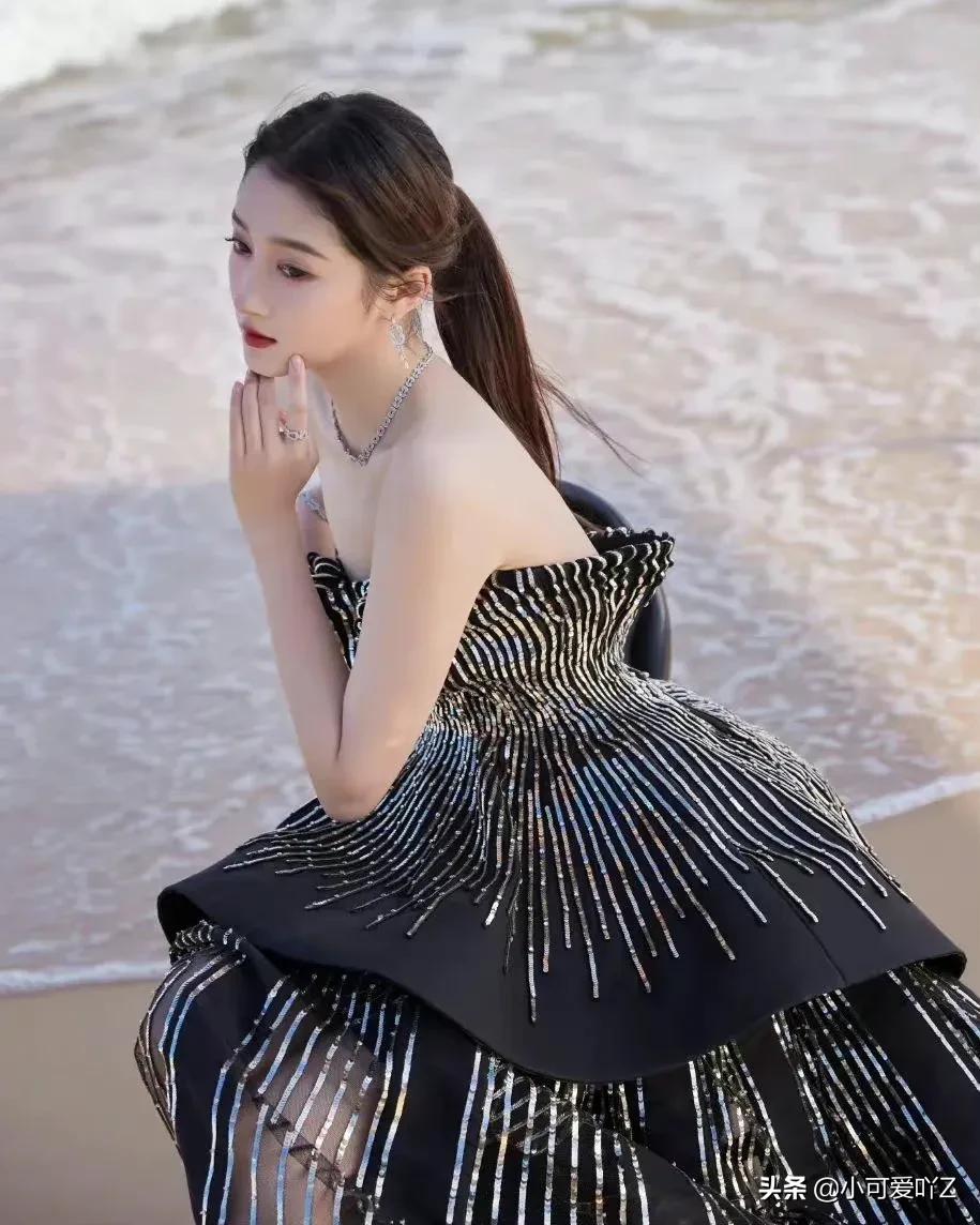 关晓彤美丽装扮图片