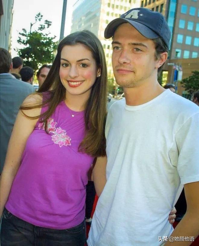 40岁“迪斯尼公主”安妮·哈撒韦：极品的美貌和童话般美丽的婚姻