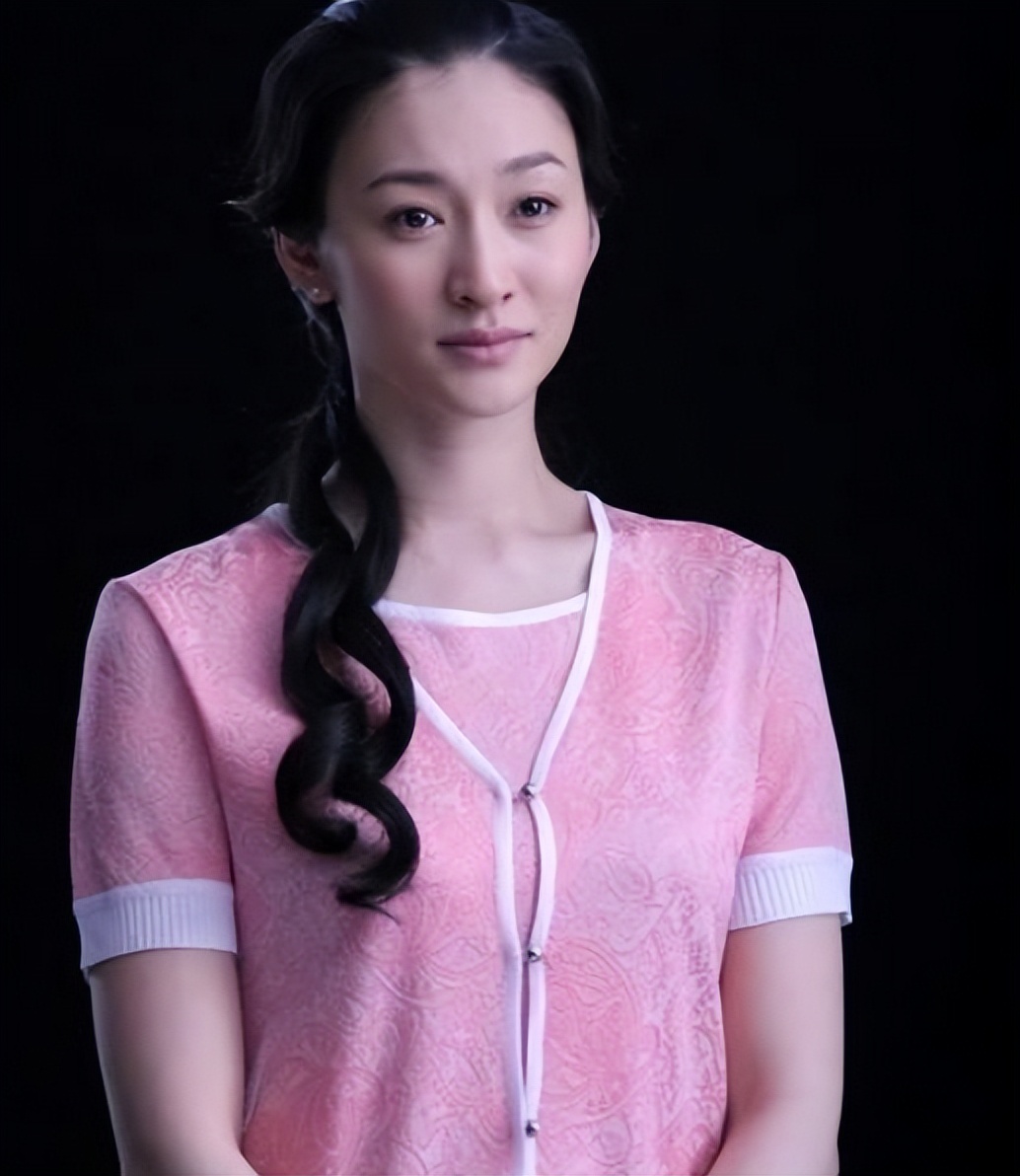 “自带苦相”的8位女星，五官凑在一起，演什么都很丧，可惜了