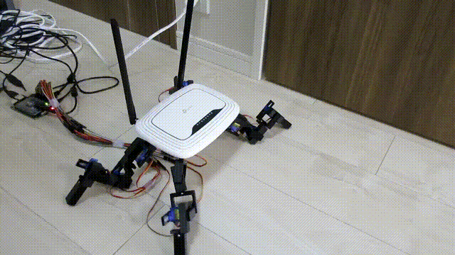 日本老父亲5000元DIY可行走床头灯，让女儿半夜下床不怕黑