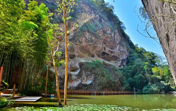 福建值得去的景区，兼有多种地质遗迹，是一个综合性地质公园