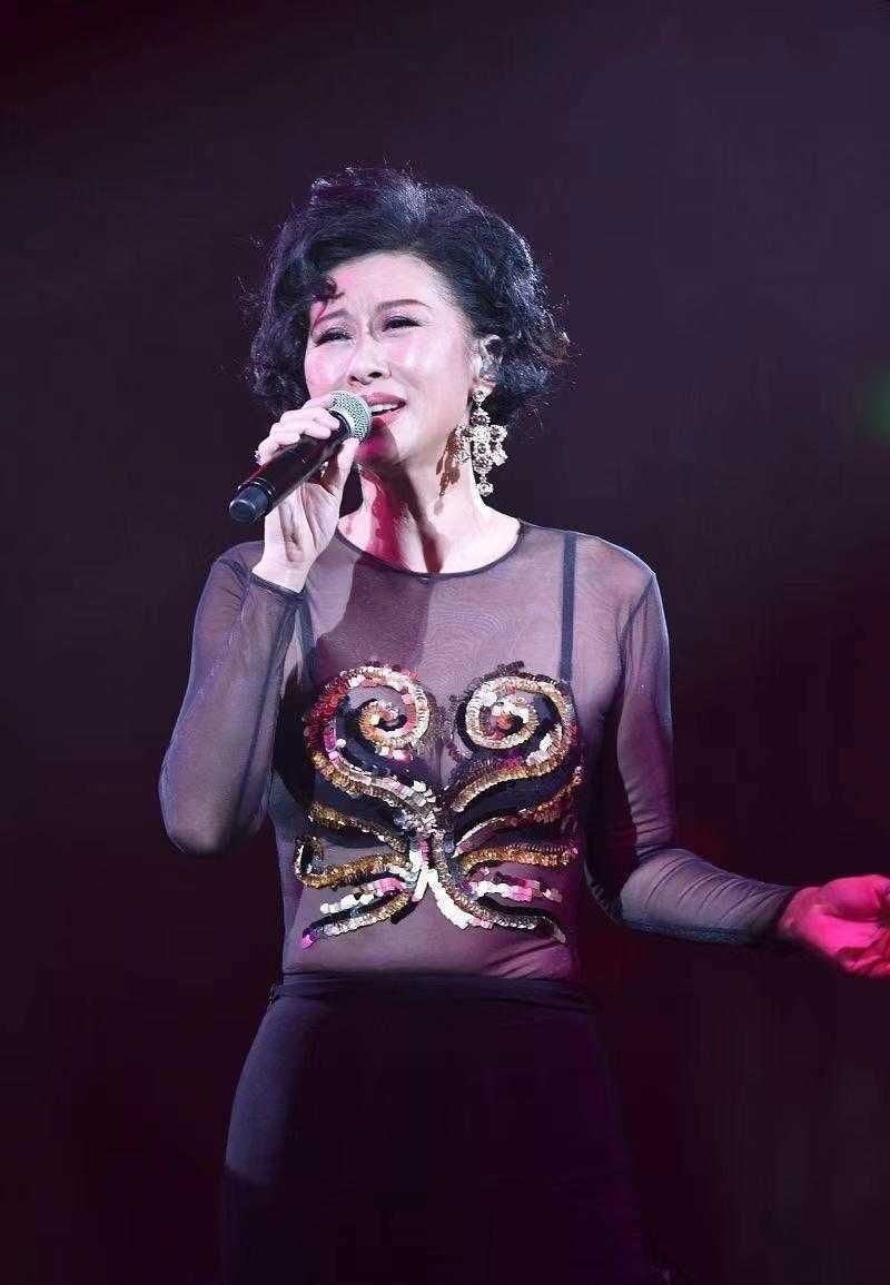 叶倩文的美,和年龄没半毛钱关系