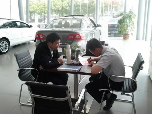 旧车是卖掉划算还是到4S店置换划算？老司机告诉你怎么处理