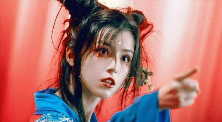 古装VS现代堪称“换头”！多演点古装戏吧，我能磕一辈子