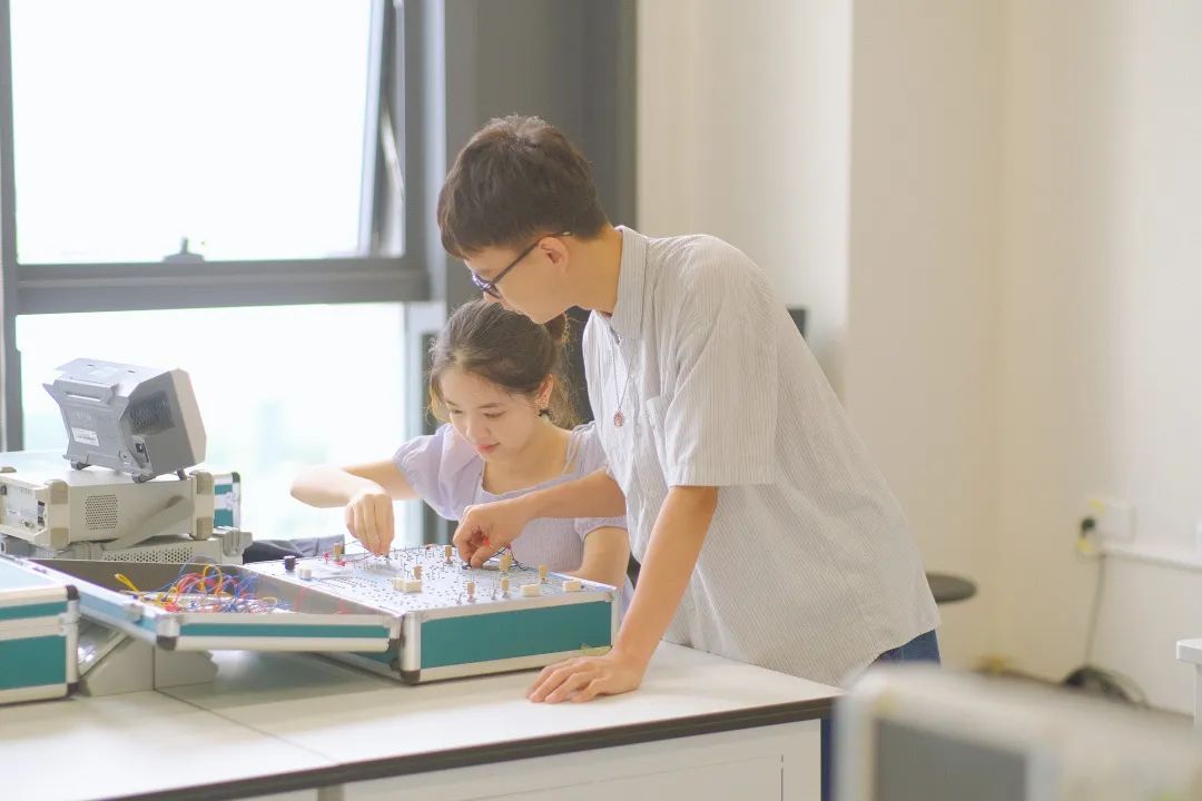 大数据与互联网学院 - 深圳技术大学（全校普通本科计划招3400人）