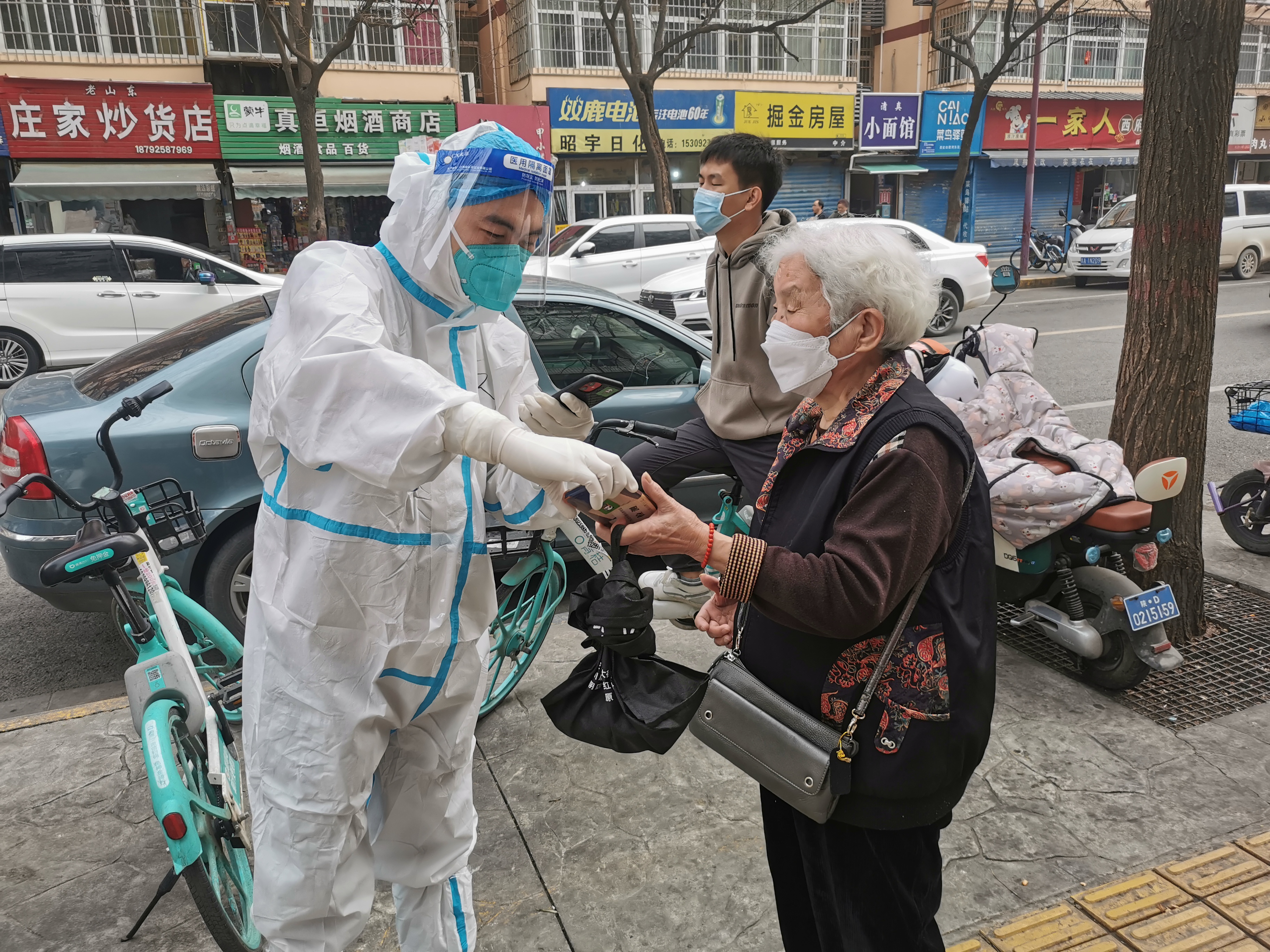 西安莲湖法院以“四个坚持”精准推进疫情防控各项工作