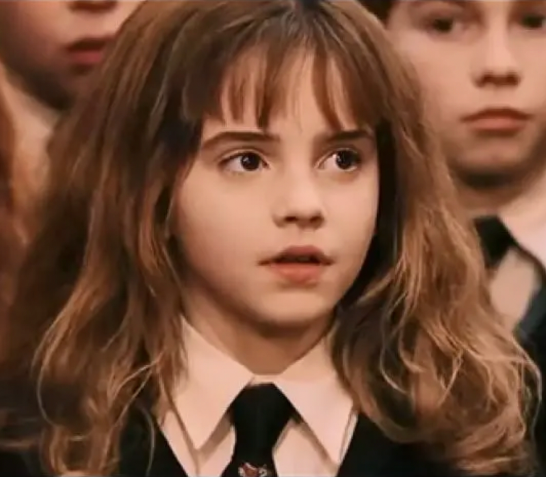 《哈利波特》20年，唯一一个没长残的赫敏，32岁脸崩了