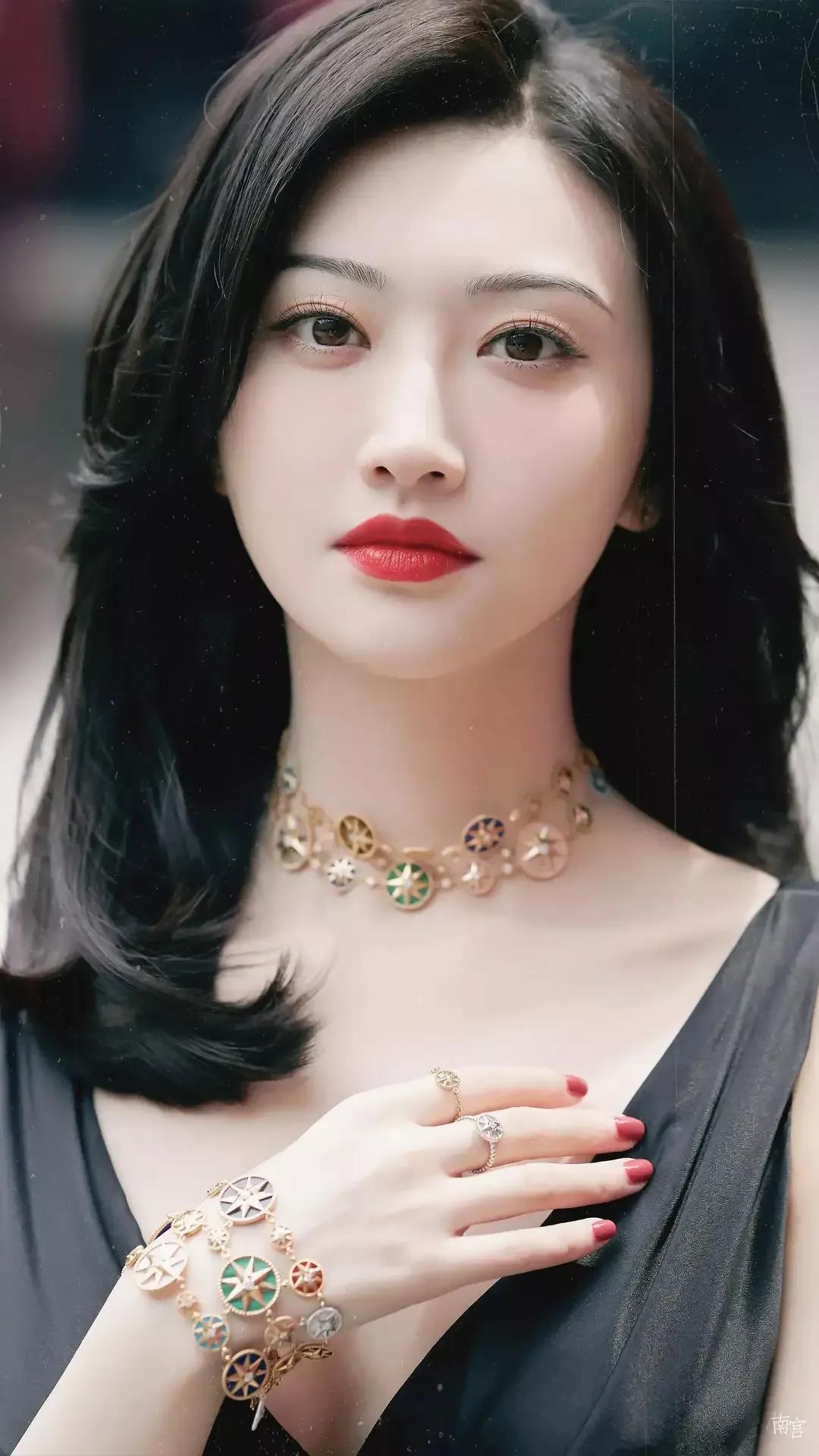 景甜，清纯甜美型女星