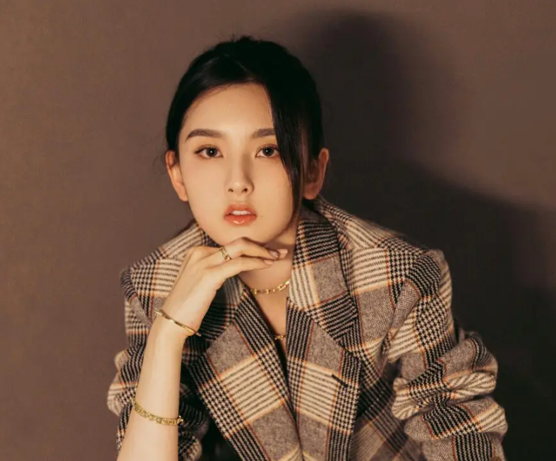 有人资源顶天，有人演技炸裂，95后小花竞争激烈，谁能突出重围？