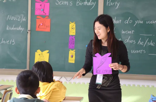 2022中国烟草公开招聘，月薪9000左右，3类毕业生可优先录取