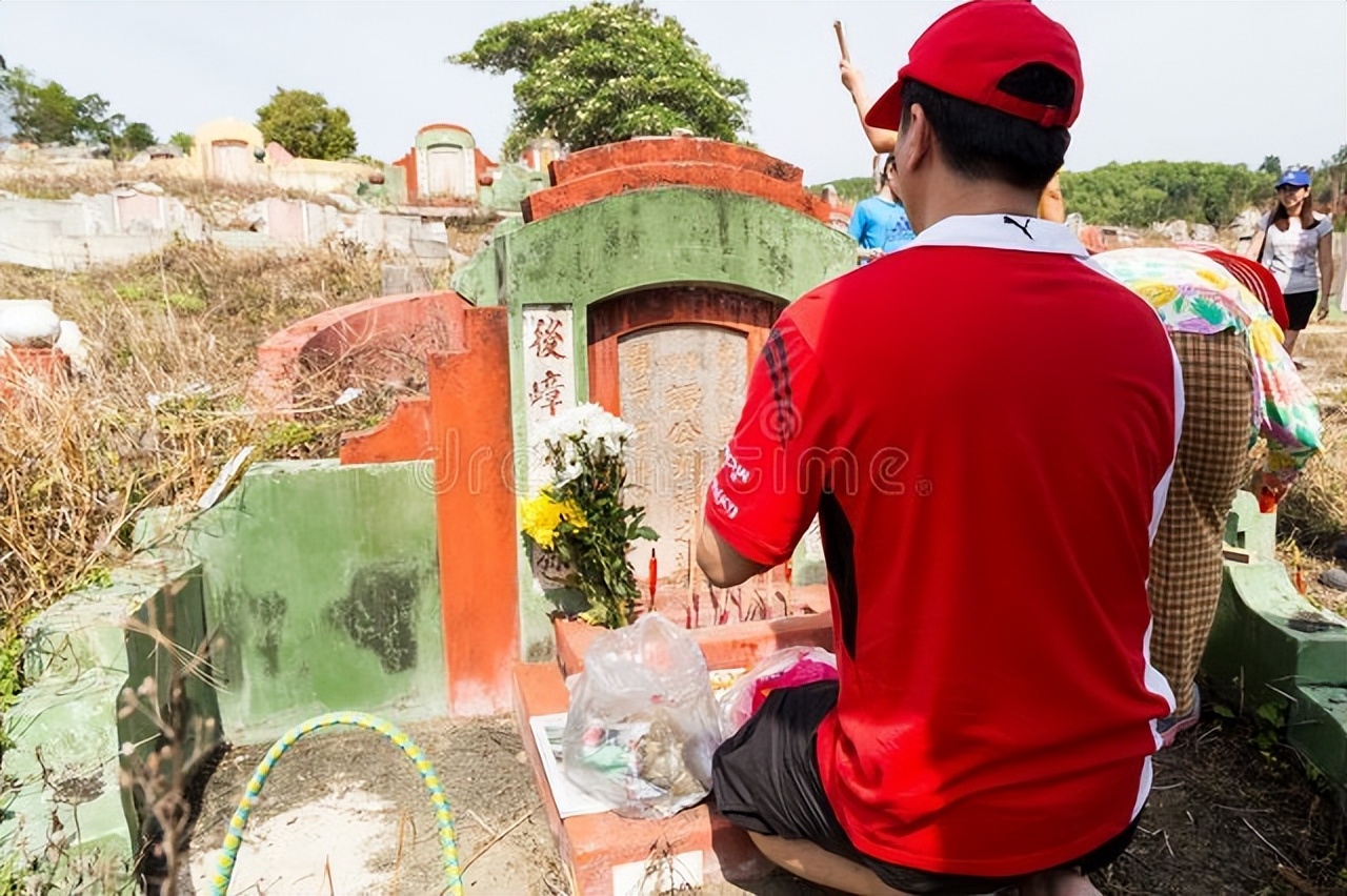 八首诗词寄托清明哀思，是中华民族的文化传承